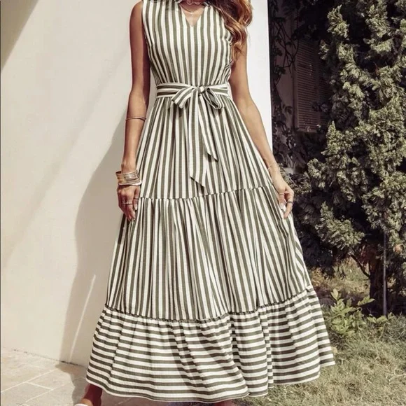Stripes notched neck ruffle hem maxi dress - Picture 4 of 5